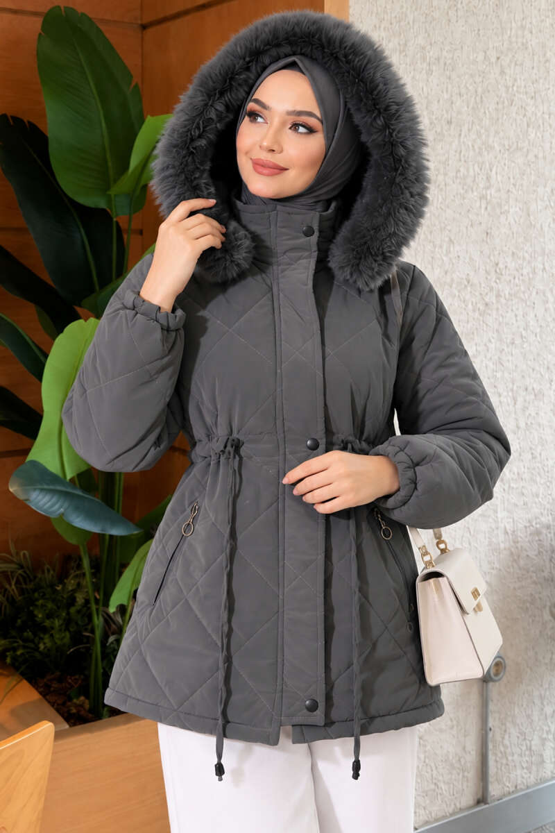 https://cdn.pazarium.com.tr/fermuarli-kapusonlu-kisa-kapitone-mont-fume-827020-20-B.jpg
