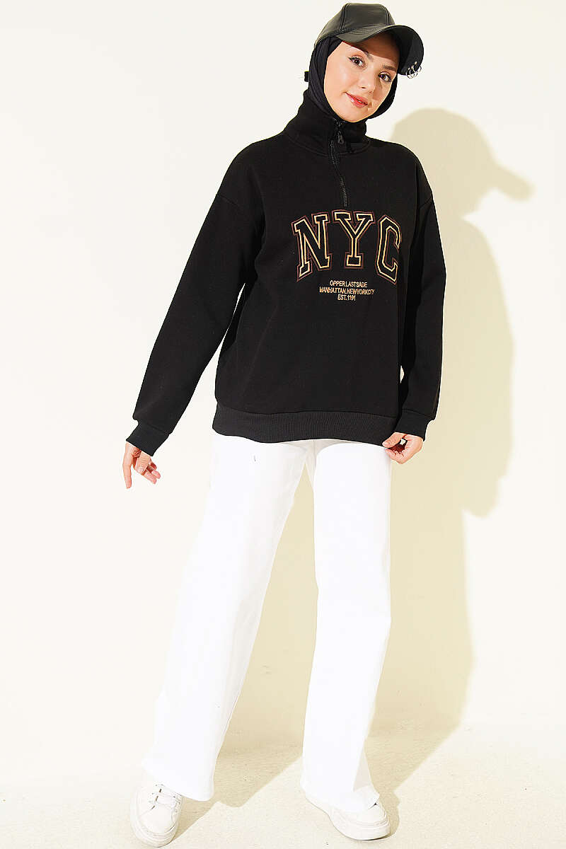https://cdn.pazarium.com.tr/fermuarli-nyc-nakisli-sweatshirt-siyah-823076-20-B.jpg