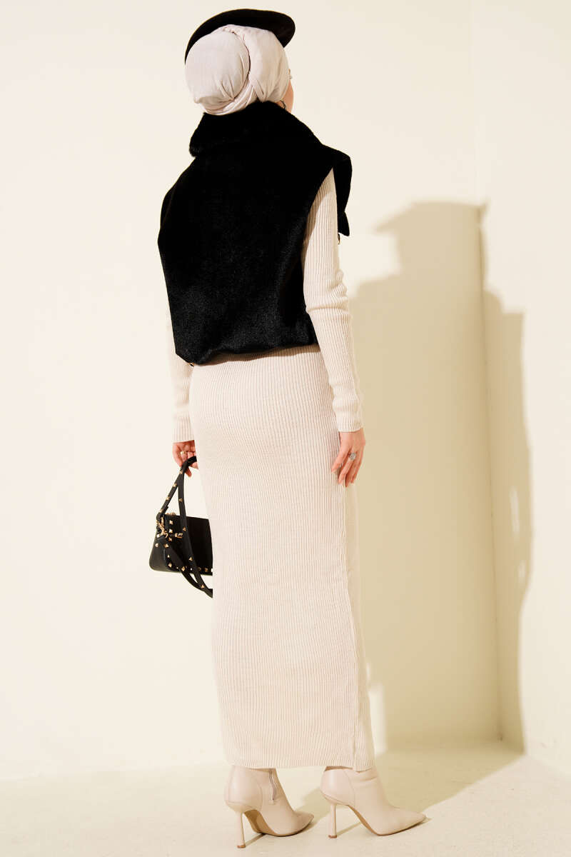 Fermuarlı Yaka Kürklü Kısa Yelek