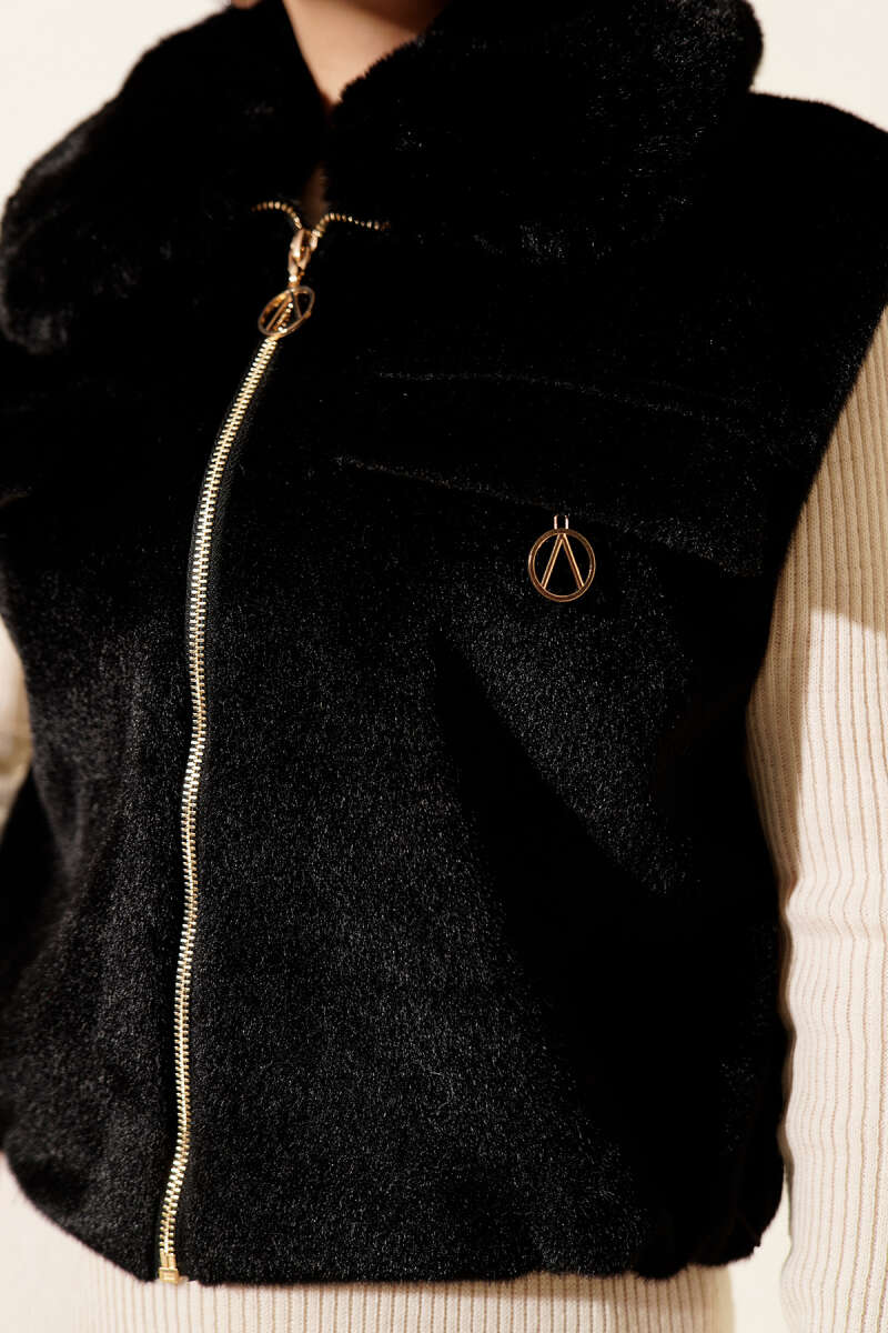 Fermuarlı Yaka Kürklü Kısa Yelek