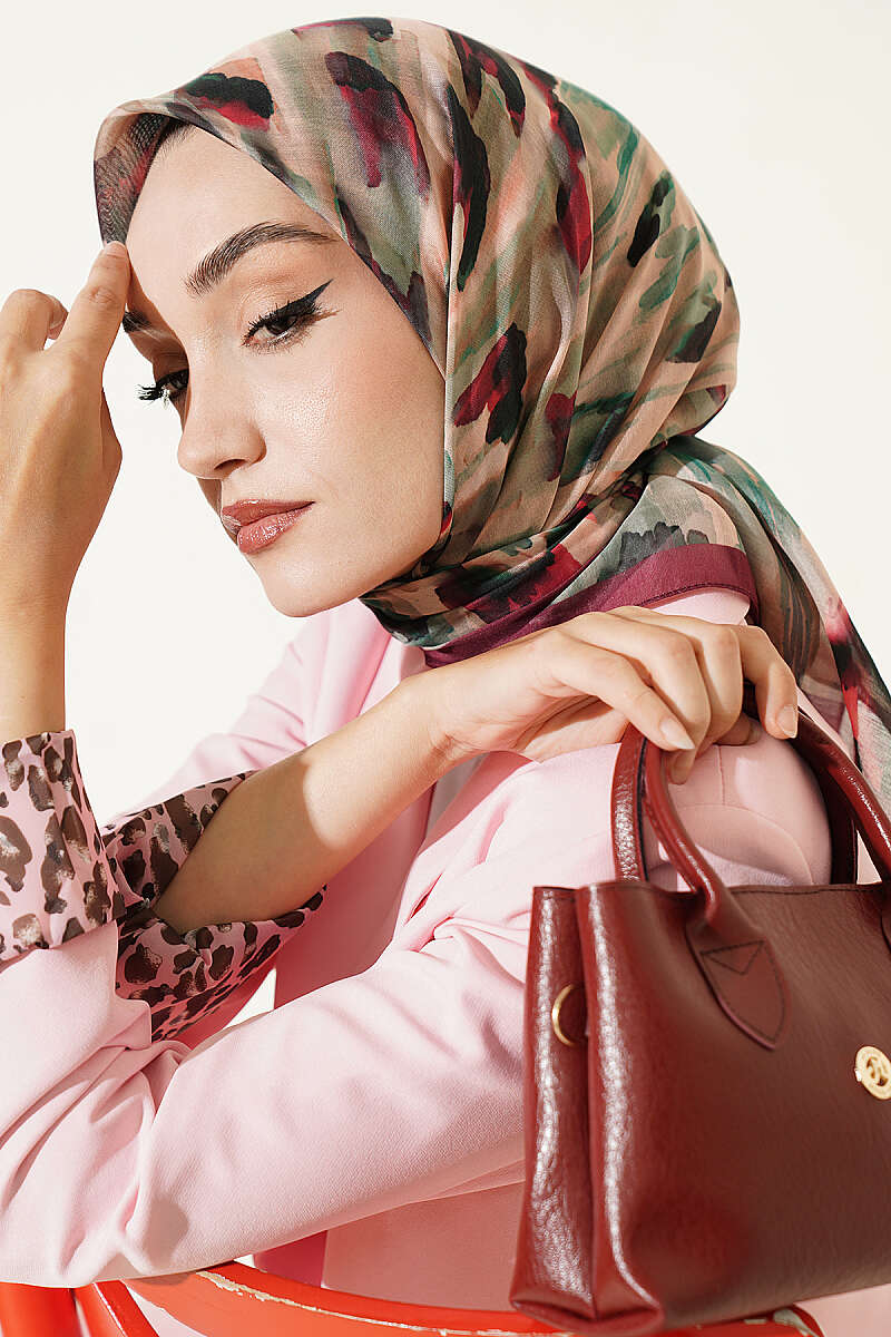 https://cdn.pazarium.com.tr/firca-desenli-soft-esarp-bordo-814539-20-B.jpg