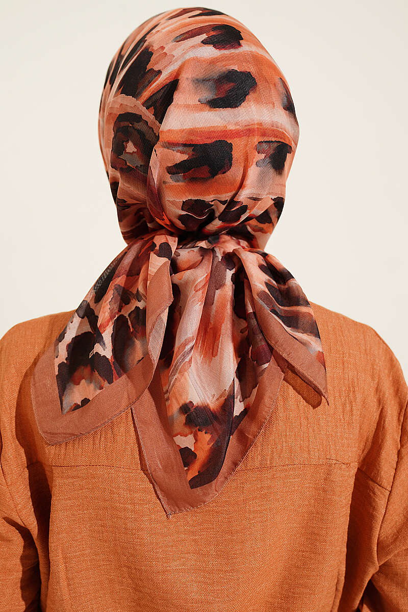https://cdn.pazarium.com.tr/firca-desenli-soft-esarp-camel-814062-20-B.jpg