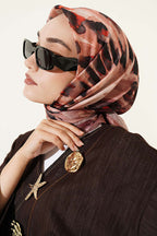 https://cdn.pazarium.com.tr/firca-desenli-soft-esarp-latte-814213-20-B.jpg