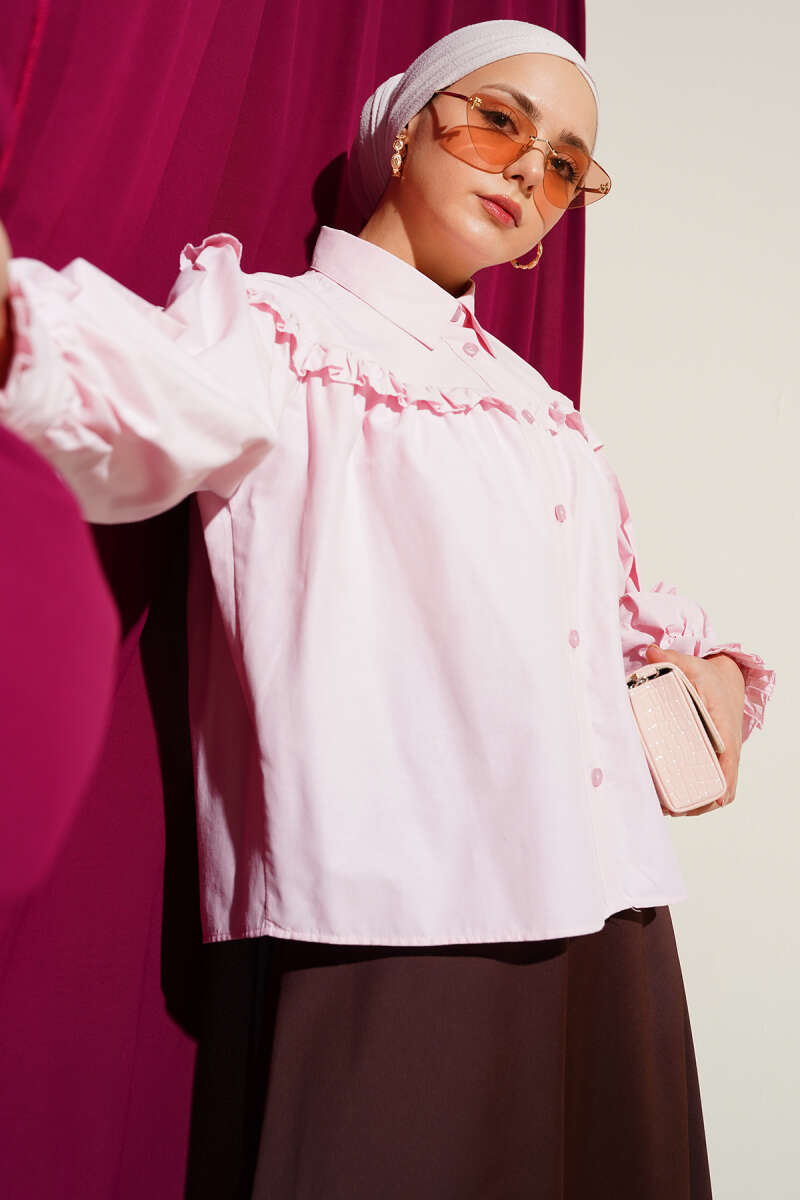 https://cdn.pazarium.com.tr/firfir-detayli-kisa-gomlek-pembe-733701-17-B.jpg