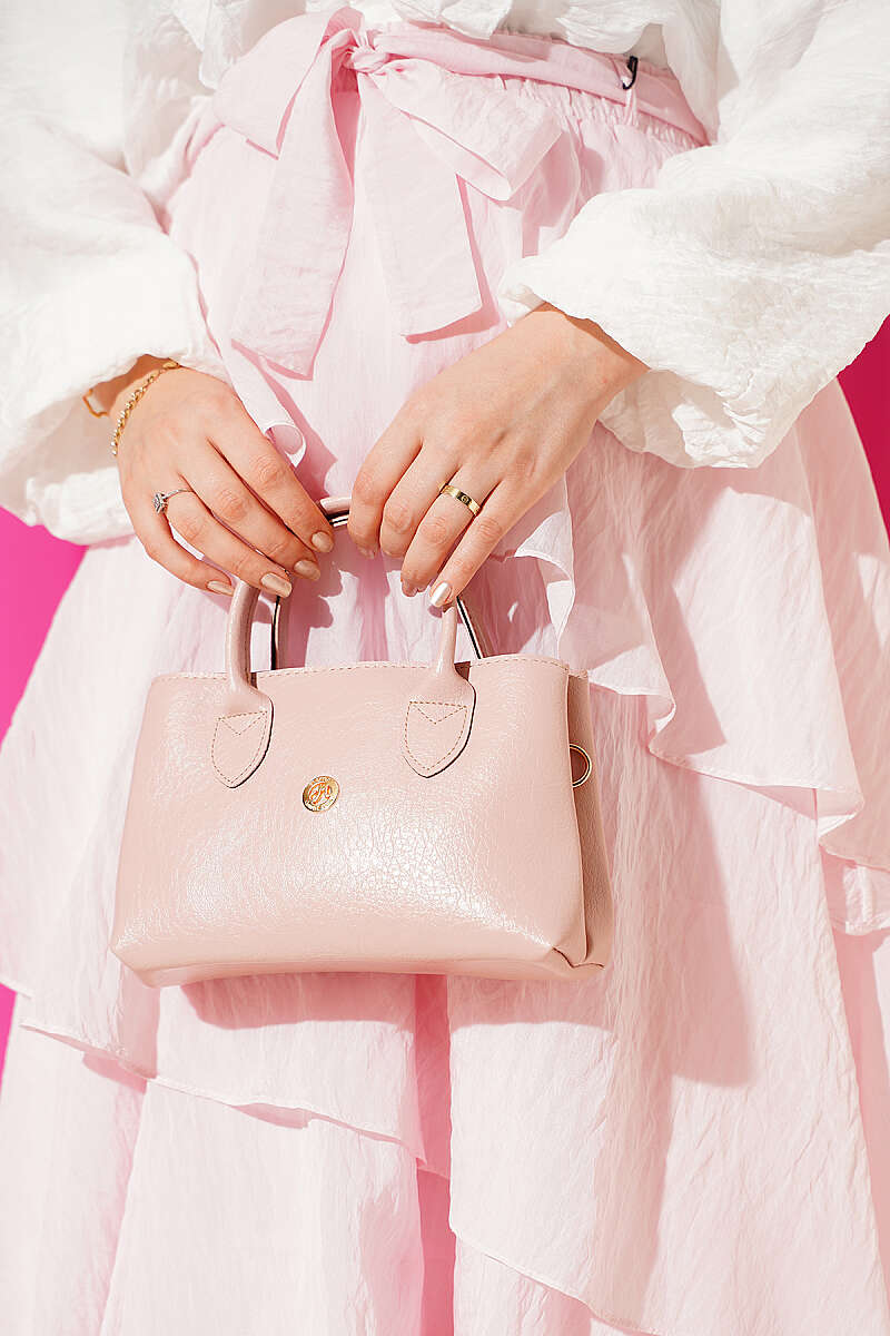 https://cdn.pazarium.com.tr/firfirli-bel-lastik-detayli-sifon-etek-pembe-808488-20-B.jpg