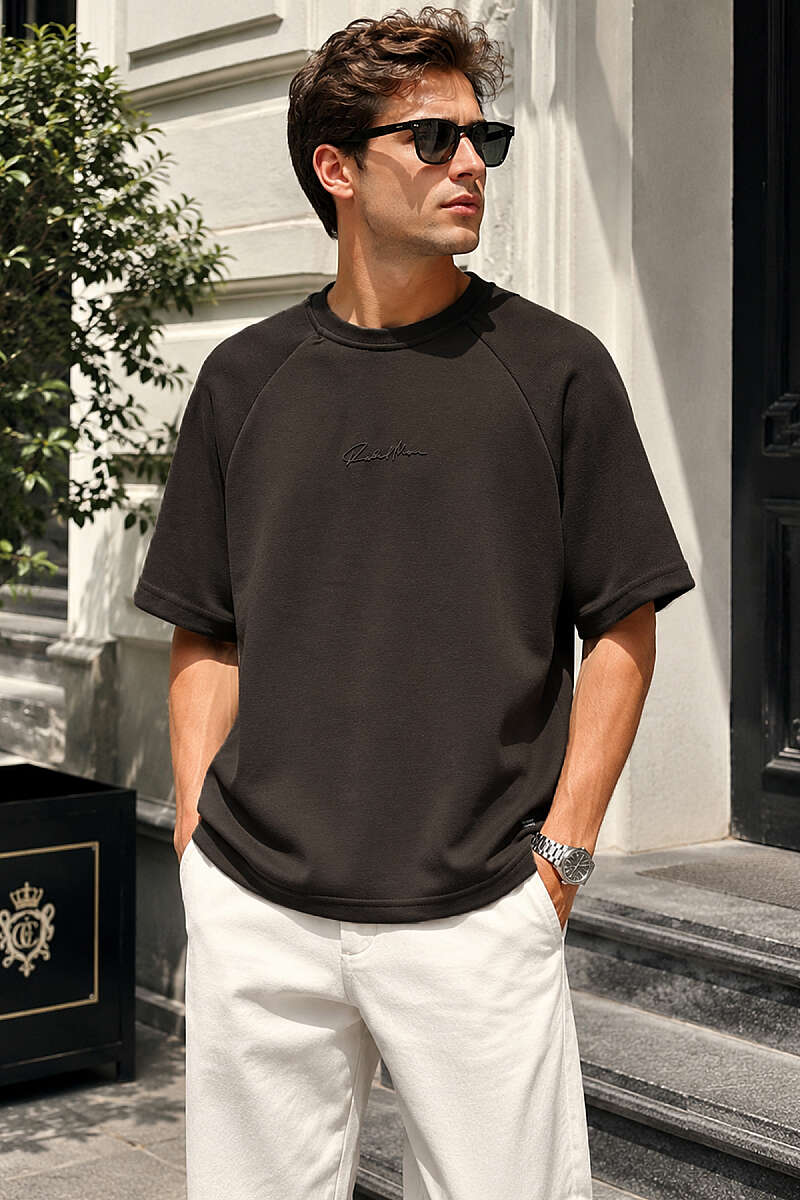 https://cdn.pazarium.com.tr/fitilli-enjeksiyon-baskili-erkek-t-shirt-kahve-786077-19-B.jpg