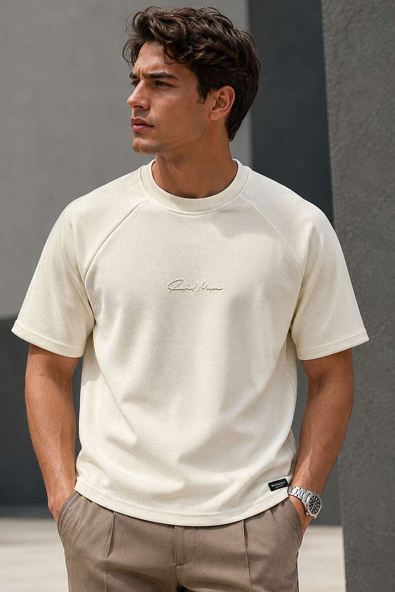 https://cdn.pazarium.com.tr/fitilli-enjeksiyon-baskili-erkek-t-shirt-krem-786080-19-B.jpg