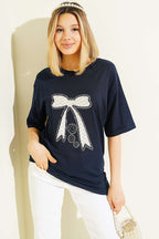 Fiyonk Baskılı Mini Taşlı T-shirt Lacivert