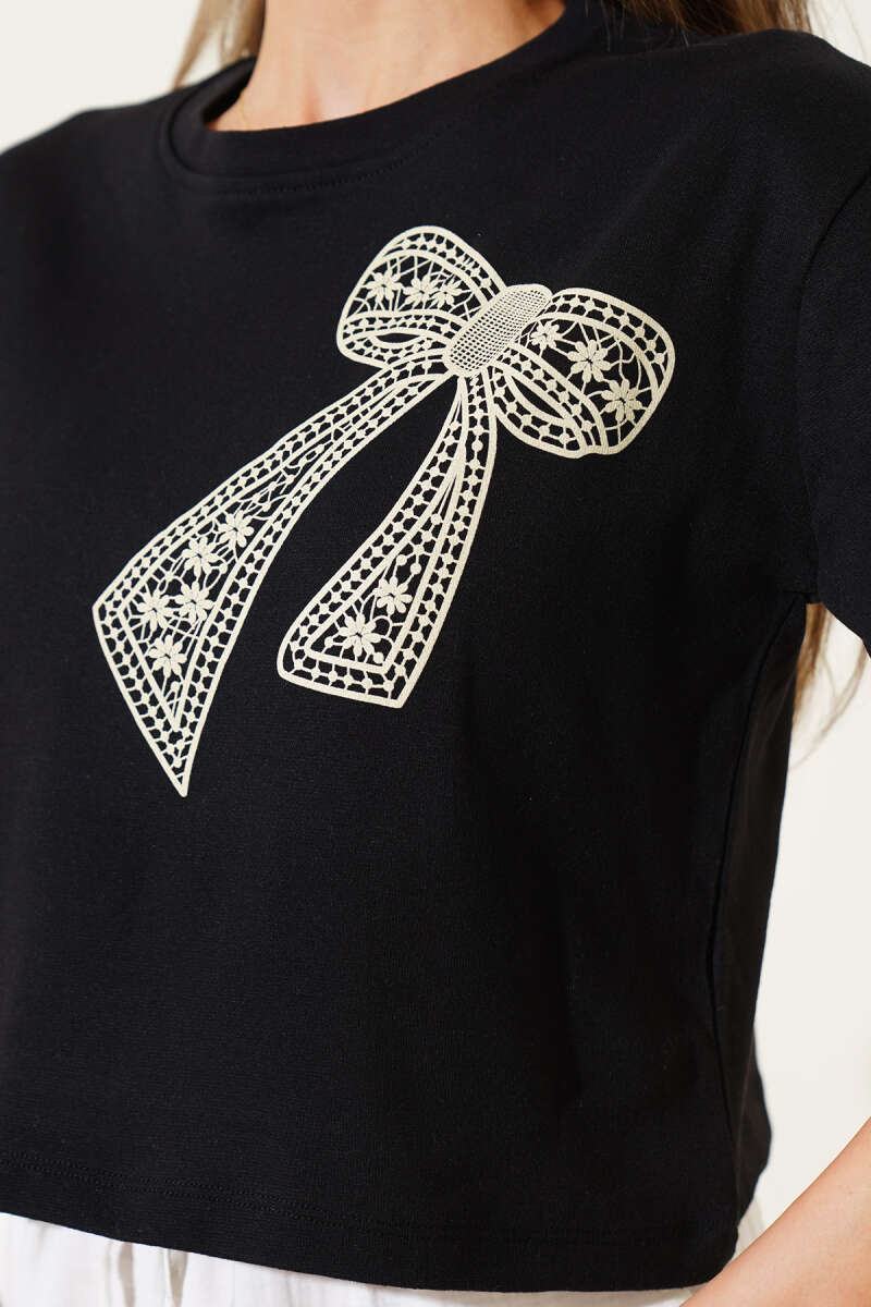 https://cdn.pazarium.com.tr/fiyonk-baskili-t-shirt-siyah-624679-14-B.jpg