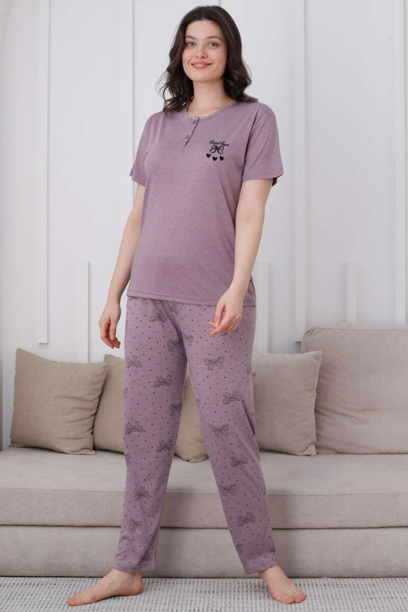https://cdn.pazarium.com.tr/fiyonk-desen-dugmeli-pijama-takim-leylak-610326-14-B.jpg