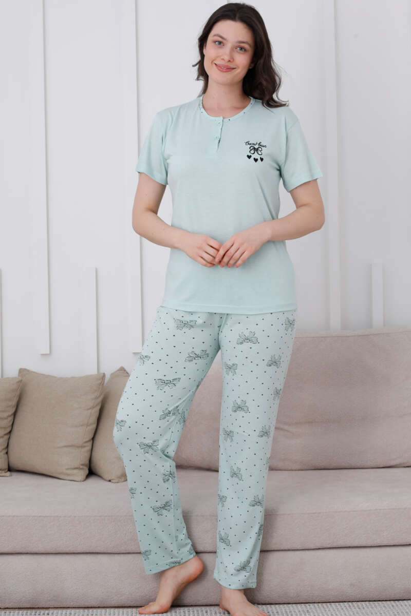 https://cdn.pazarium.com.tr/fiyonk-desen-dugmeli-pijama-takim-mint-610322-14-B.jpg