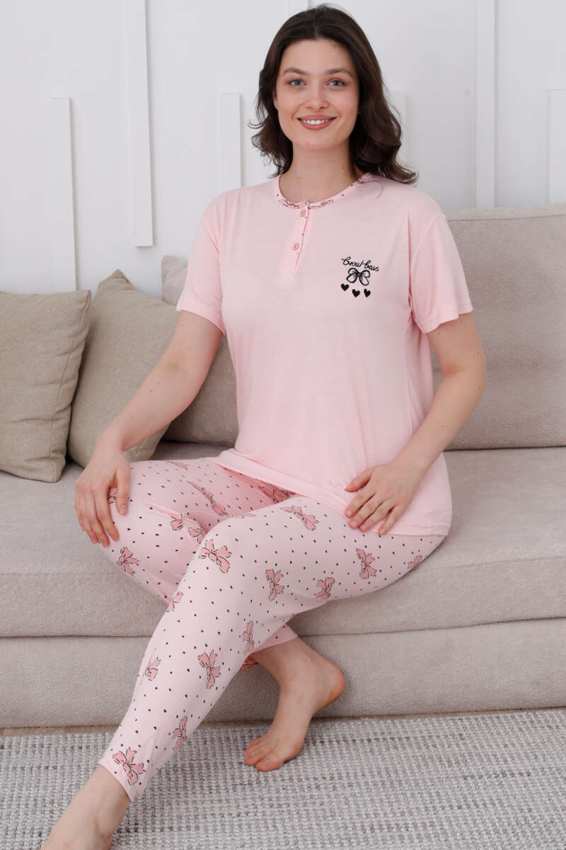 https://cdn.pazarium.com.tr/fiyonk-desen-dugmeli-pijama-takim-yavru-agzi-610319-14-B.jpg