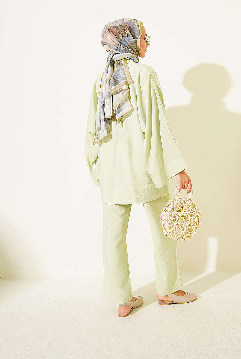 https://cdn.pazarium.com.tr/fiyonk-detayli-kimono-ikili-takim-cagla-yesili-805326-19-B.jpg