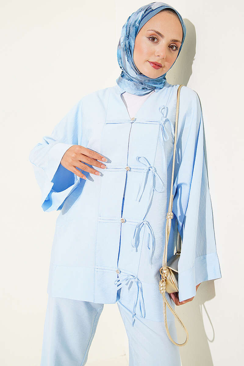 https://cdn.pazarium.com.tr/fiyonk-detayli-kimono-ikili-takim-mavi-805316-19-B.jpg