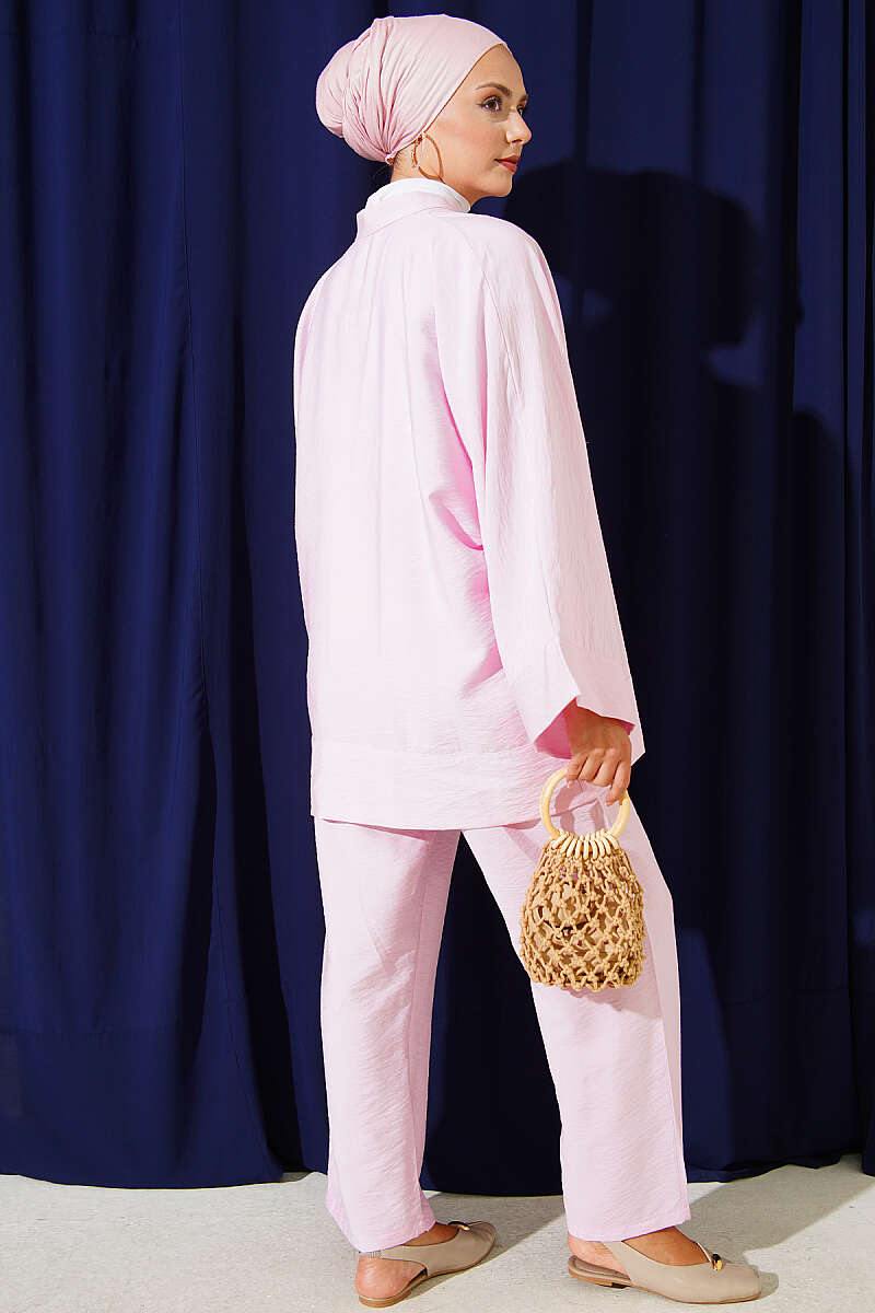 https://cdn.pazarium.com.tr/fiyonk-detayli-kimono-ikili-takim-pembe-805314-19-B.jpg
