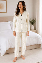 https://cdn.pazarium.com.tr/fiyonklu-desenli-pijama-takimi-asorti-11-818342-20-B.jpg