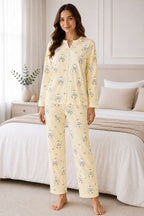 https://cdn.pazarium.com.tr/fiyonklu-desenli-pijama-takimi-asorti-9-818352-20-B.jpg