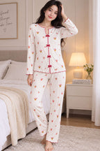 https://cdn.pazarium.com.tr/fiyonklu-karisik-desenli-pijama-takimi-asorti-16-828887-20-B.jpg