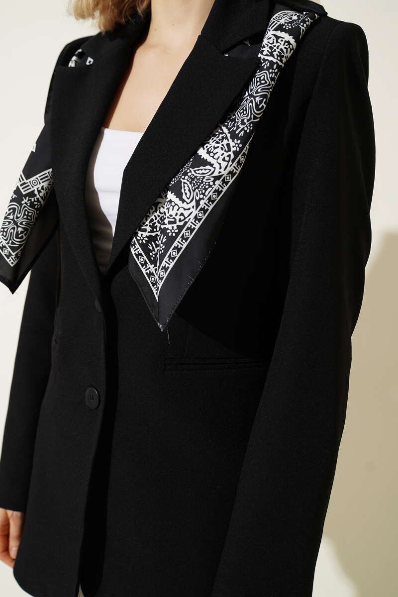 Fular Detaylı Blazer Ceket