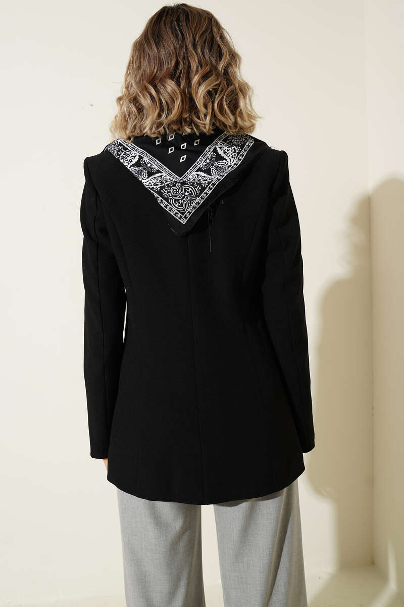 Fular Detaylı Blazer Ceket