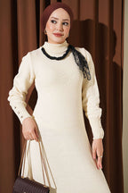 https://www.pazarium.com.tr/fularli-detayli-triko-elbise-bej-832860-20-B.jpg