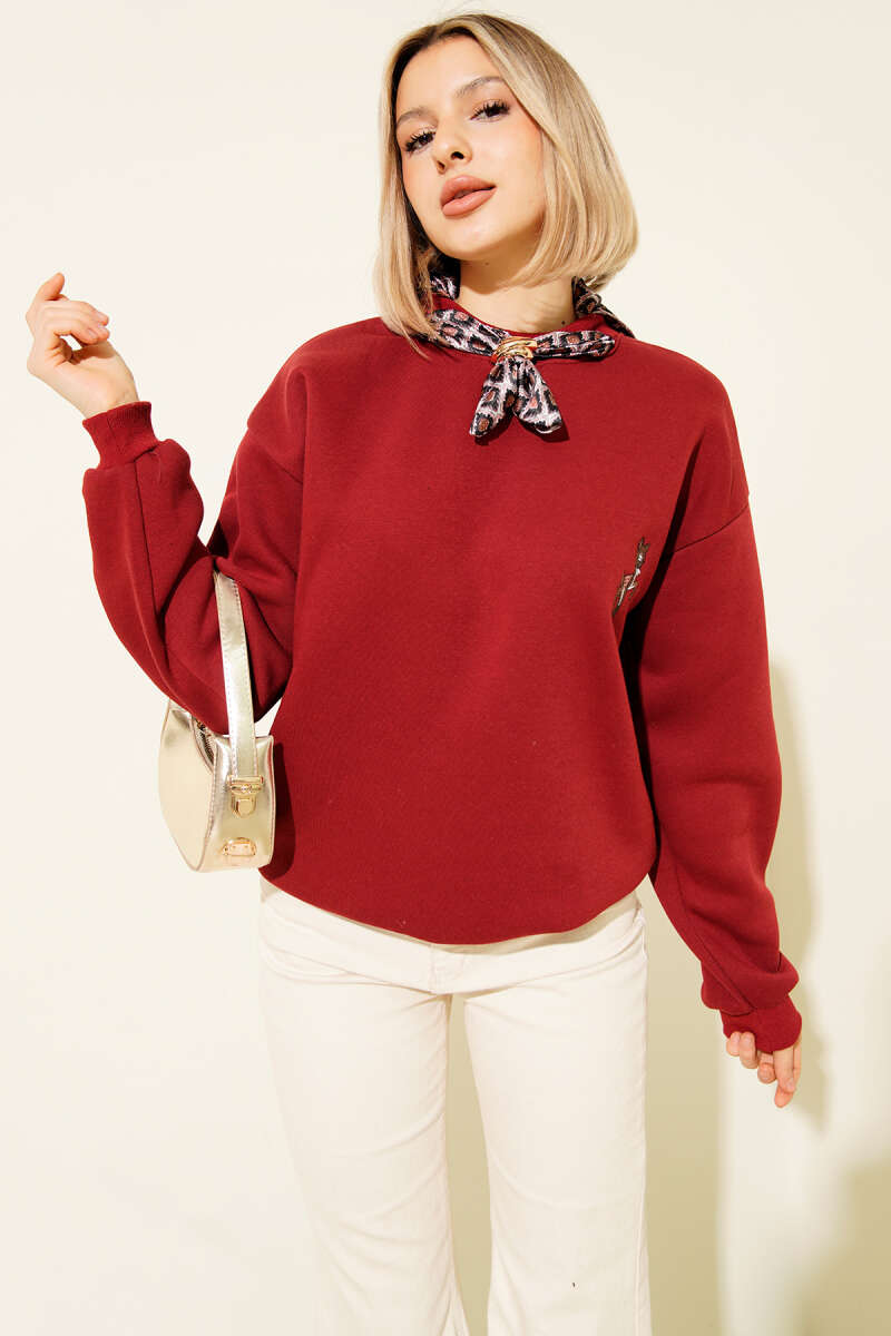 Fularlı Geyik Nakışlı Sweatshirt