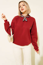 Fularlı Geyik Nakışlı Sweatshirt