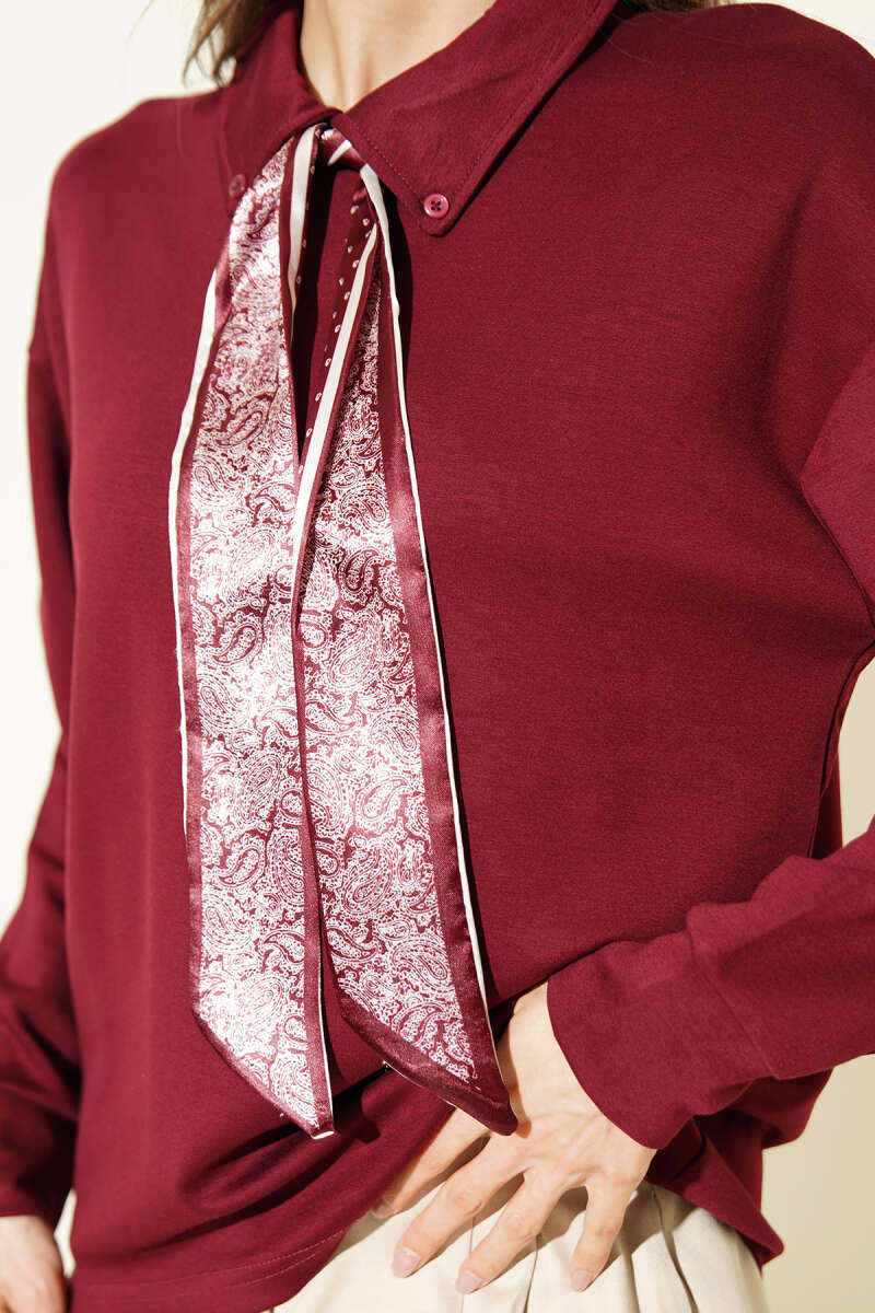 https://cdn.pazarium.com.tr/fularli-gomlek-yaka-loysa-sweatshirt-bordo-741598-18-B.jpg
