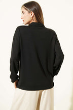 https://cdn.pazarium.com.tr/fularli-gomlek-yaka-loysa-sweatshirt-siyah-741585-18-B.jpg