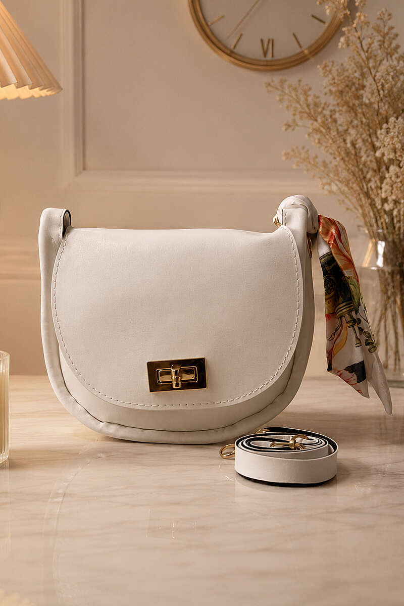 Fularlı Kilit Detaylı Oval Çanta