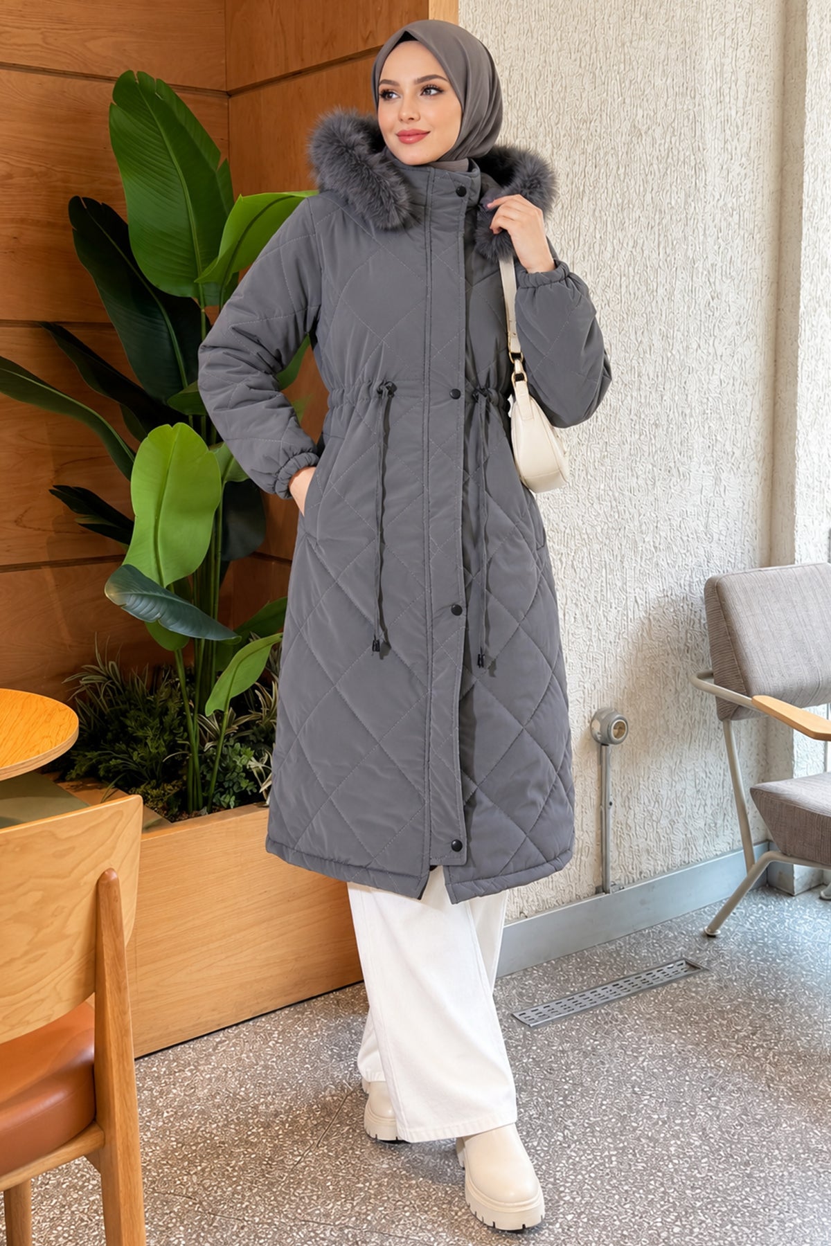 Quilted Waist Belt Fur Detailed Coat Beige