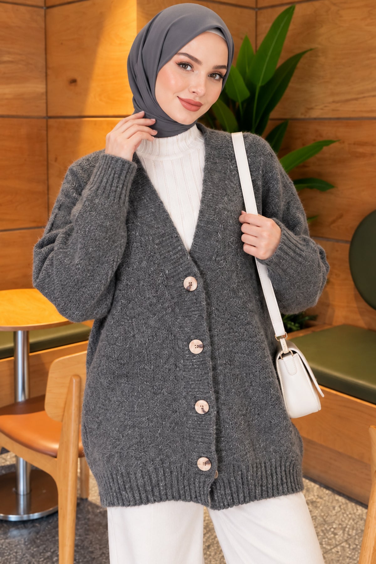 V-Neck Buttoned Oversize Knit Cardigan Brown