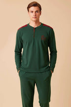 https://cdn.pazarium.com.tr/garnili-dugme-detayli-polar-erkek-pijama-takimi-haki-725453-17-B.jpg