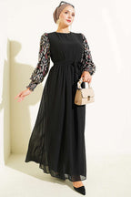 https://cdn.pazarium.com.tr/garnili-kollari-desenli-sifon-elbise-bordo-816016-20-B.jpg