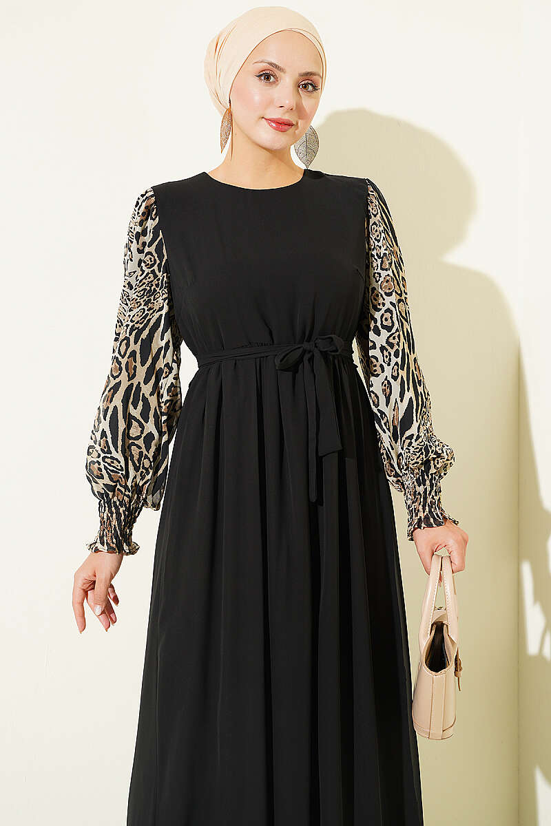https://cdn.pazarium.com.tr/garnili-kollari-desenli-sifon-elbise-leopar-816009-20-B.jpg