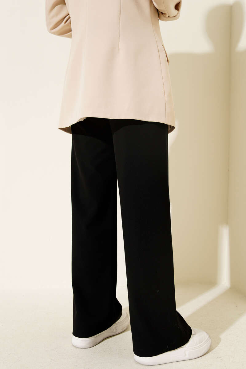 Wide Leg Buttoned Trousers