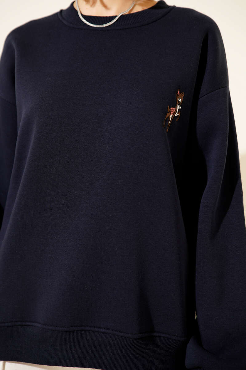 Geyik Nakışlı Sweatshirt