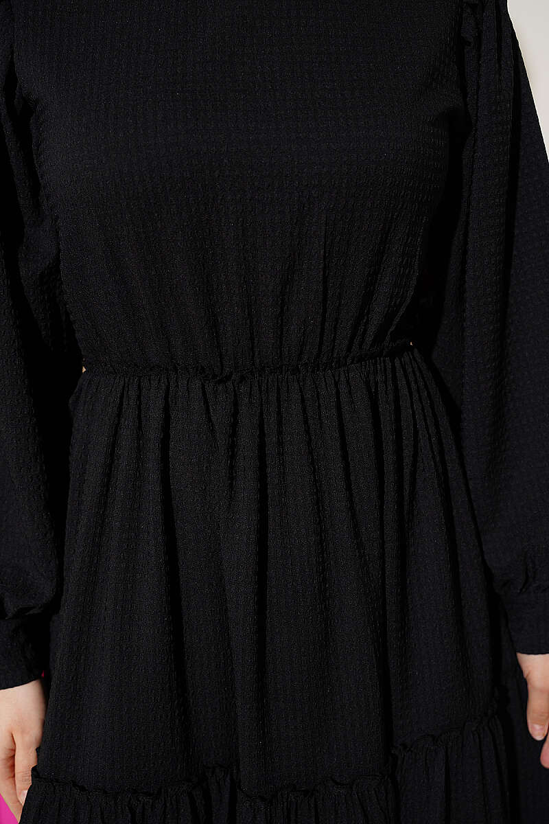 https://cdn.pazarium.com.tr/gofre-kat-kat-elbise-siyah-792526-19-B.jpg