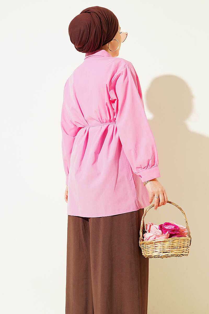 https://cdn.pazarium.com.tr/gogus-parcali-ip-kusakli-gomlek-pembe-805132-19-B.jpg