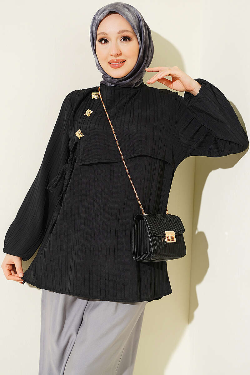 https://cdn.pazarium.com.tr/gold-aksesuarli-yan-baglamali-tunik-siyah-811619-20-B.jpg