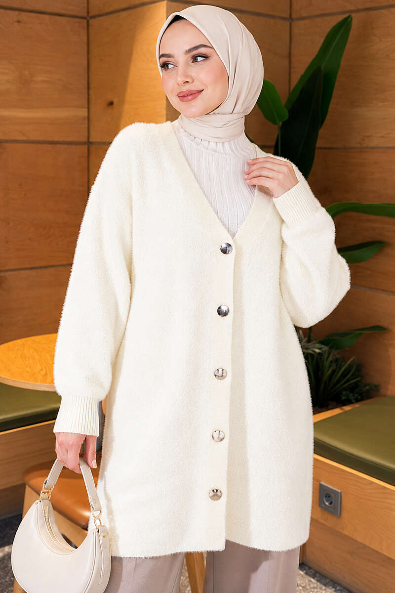 https://cdn.pazarium.com.tr/gold-dugmeli-angora-hirka-ekru-840129-20-B.jpg