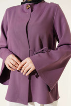https://cdn.pazarium.com.tr/gold-dugmeli-yan-baglamali-kimono-lila-763072-18-B.jpg