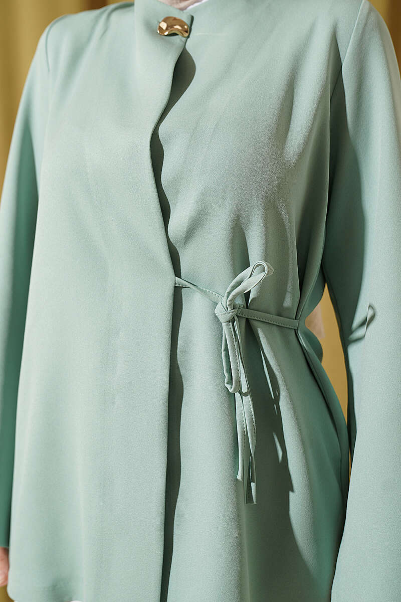 https://cdn.pazarium.com.tr/gold-dugmeli-yan-baglamali-kimono-su-yesili-763065-18-B.jpg