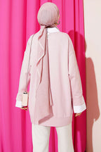 https://cdn.pazarium.com.tr/gomlek-garnili-tas-suslemeli-tunik-pembe-768974-18-B.jpg