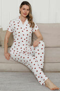 https://cdn.pazarium.com.tr/gomlek-yaka-cilekli-kisa-kol-pijama-takimi-beyaz-618230-14-B.jpg