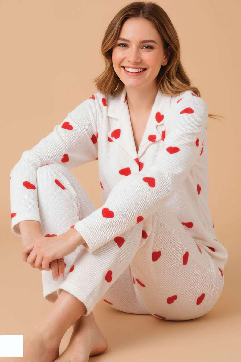https://cdn.pazarium.com.tr/gomlek-yaka-desenli-waffle-pijama-takimi-beyaz-715919-17-B.jpg