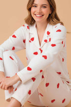 https://cdn.pazarium.com.tr/gomlek-yaka-desenli-waffle-pijama-takimi-beyaz-715920-17-B.jpg