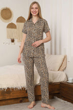 https://cdn.pazarium.com.tr/gomlek-yaka-kisa-kol-pijama-takimi-leopar-746097-18-B.jpg