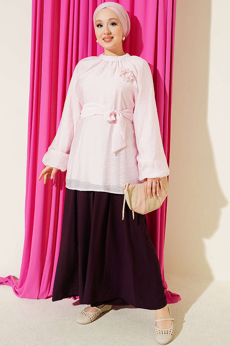https://cdn.pazarium.com.tr/gul-broslu-belden-bagcikli-tunik-pembe-809494-20-B.jpg