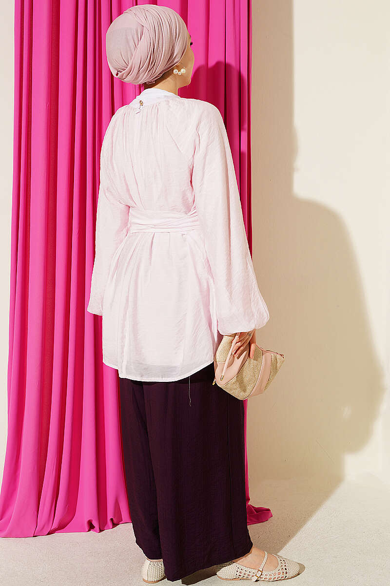 https://cdn.pazarium.com.tr/gul-broslu-belden-bagcikli-tunik-pembe-809497-20-B.jpg
